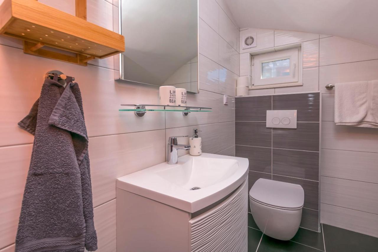 Apartments Visnja Рогозница Экстерьер фото